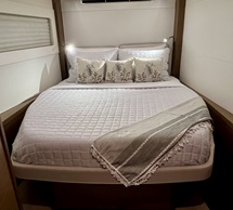 MARCH DRAGON - Lagoon 46 Catamaran Yacht Guest Bedroom